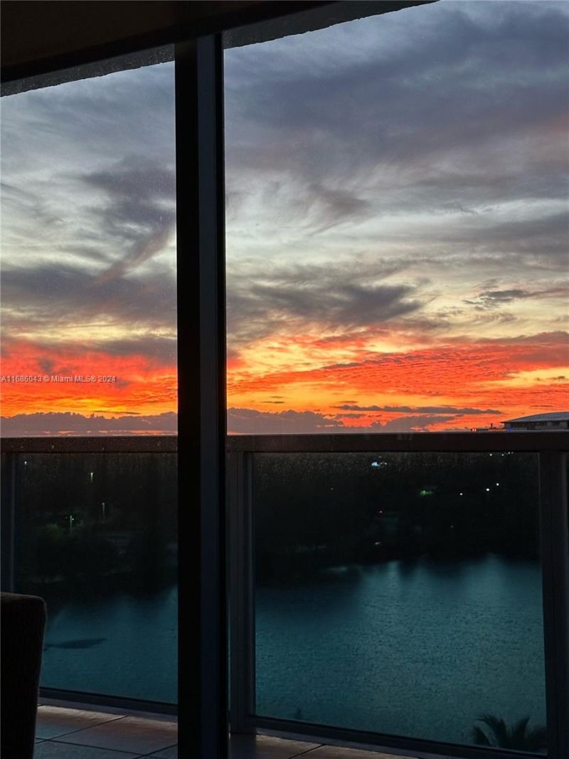 2641 N Flamingo Rd, Unit 802N, Sunrise, FL 33323 Photo