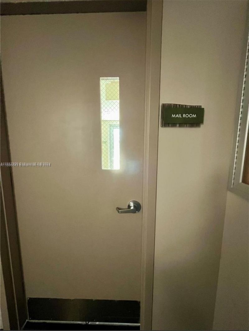 2641 N Flamingo Rd, Unit 802N, Sunrise, FL 33323 Photo