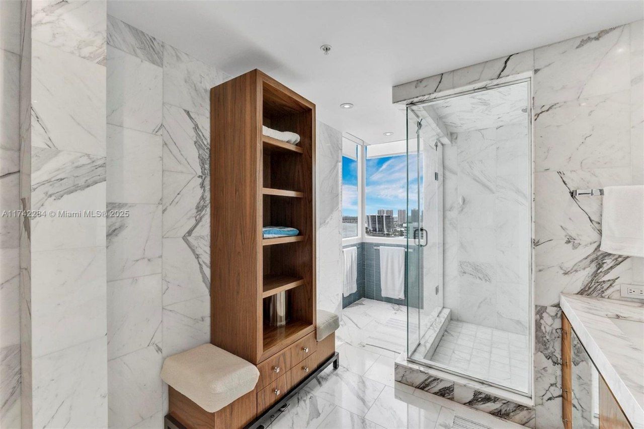 19400 Turnberry Way, Unit 2011, Aventura, FL 33180 Photo