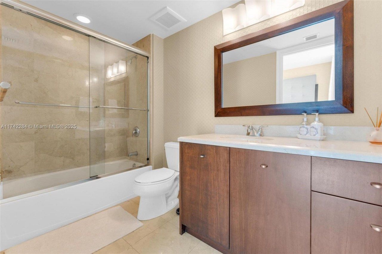 19400 Turnberry Way, Unit 2011, Aventura, FL 33180 Photo