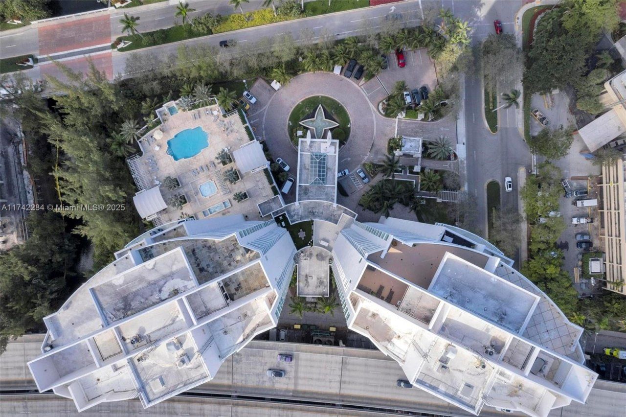 19400 Turnberry Way, Unit 2011, Aventura, FL 33180 Photo