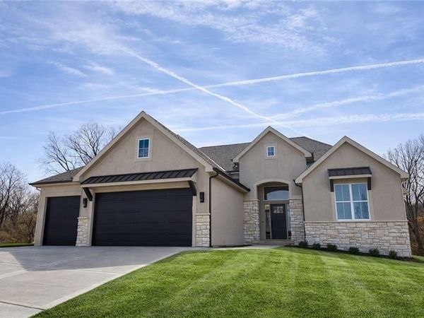 10755 Genesis Drive, Parkville, MO 64152