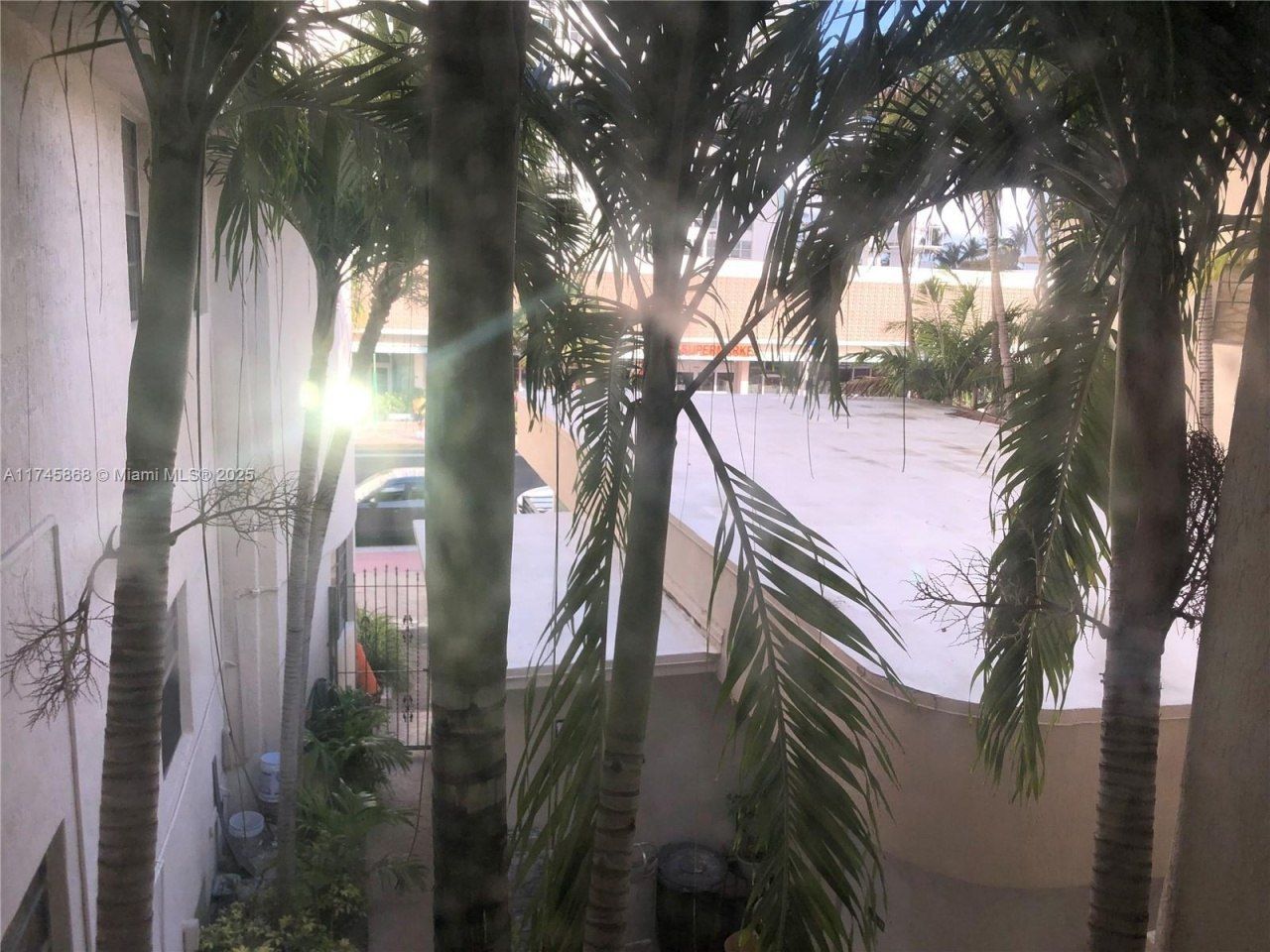 2730 Collins Ave, Unit 209, Miami Beach, FL 33140 Photo