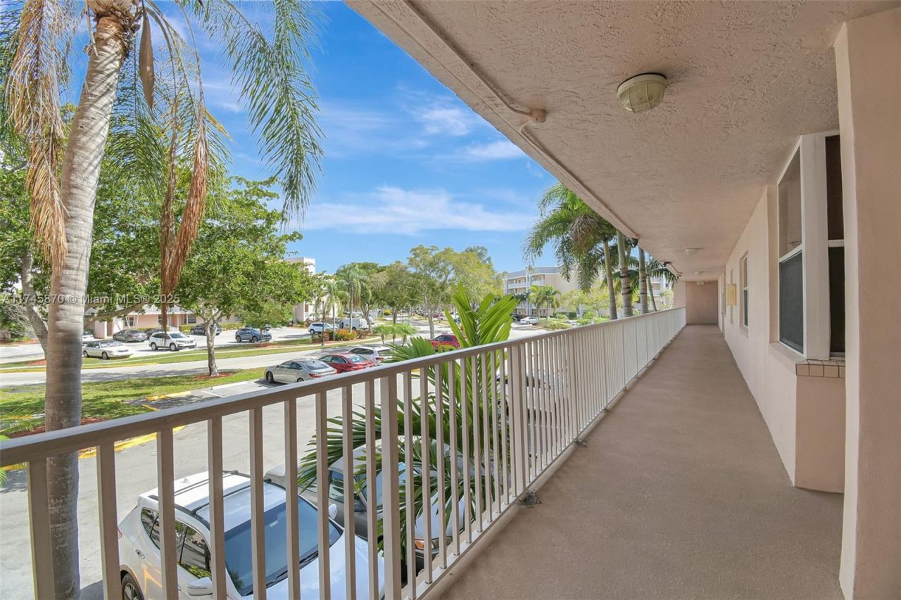 10456 NW 24th Pl, Unit 209, Sunrise, FL 33322 Photo