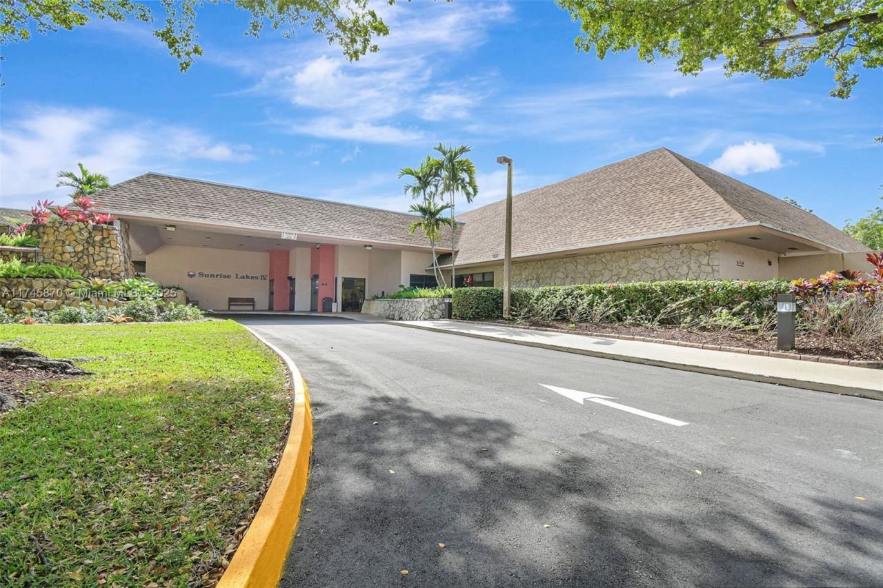 10456 NW 24th Pl, Unit 209, Sunrise, FL 33322 Photo