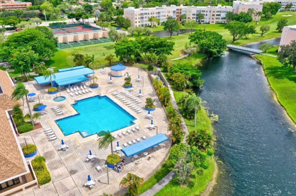 10456 NW 24th Pl, Unit 209, Sunrise, FL 33322 Photo