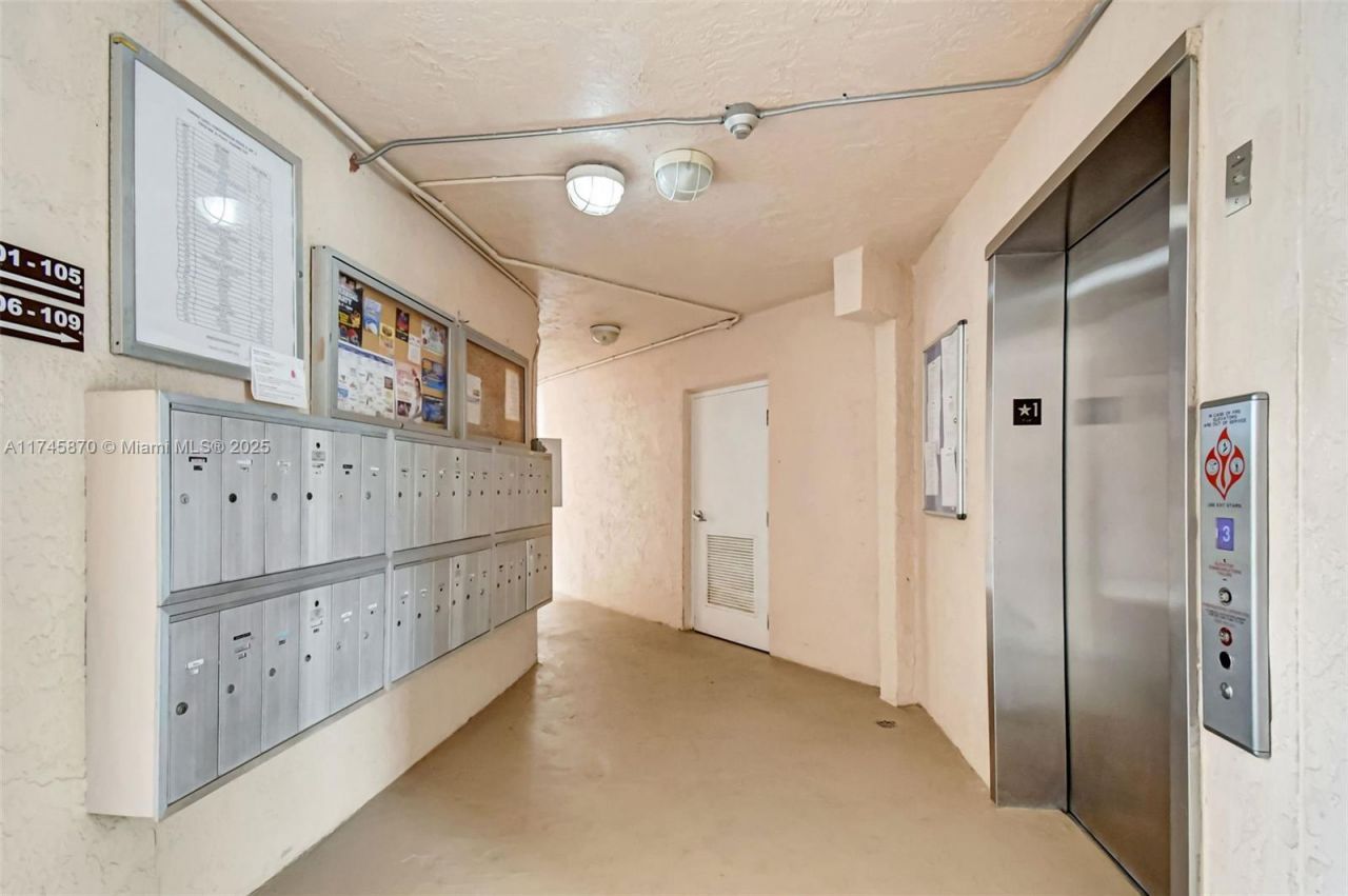 10456 NW 24th Pl, Unit 209, Sunrise, FL 33322 Photo