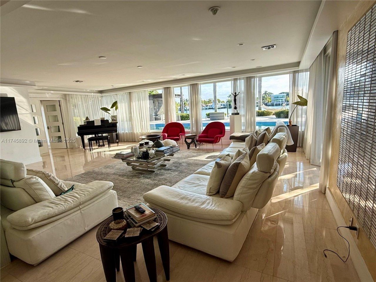 1670 Daytonia Rd, Miami Beach, FL 33141 Photo