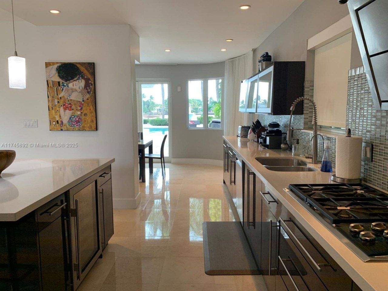 1670 Daytonia Rd, Miami Beach, FL 33141 Photo