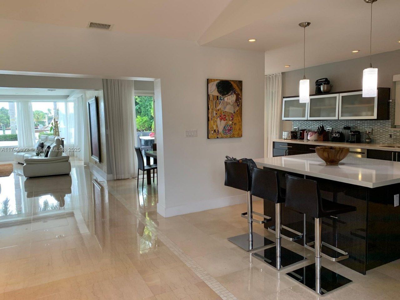 1670 Daytonia Rd, Miami Beach, FL 33141 Photo