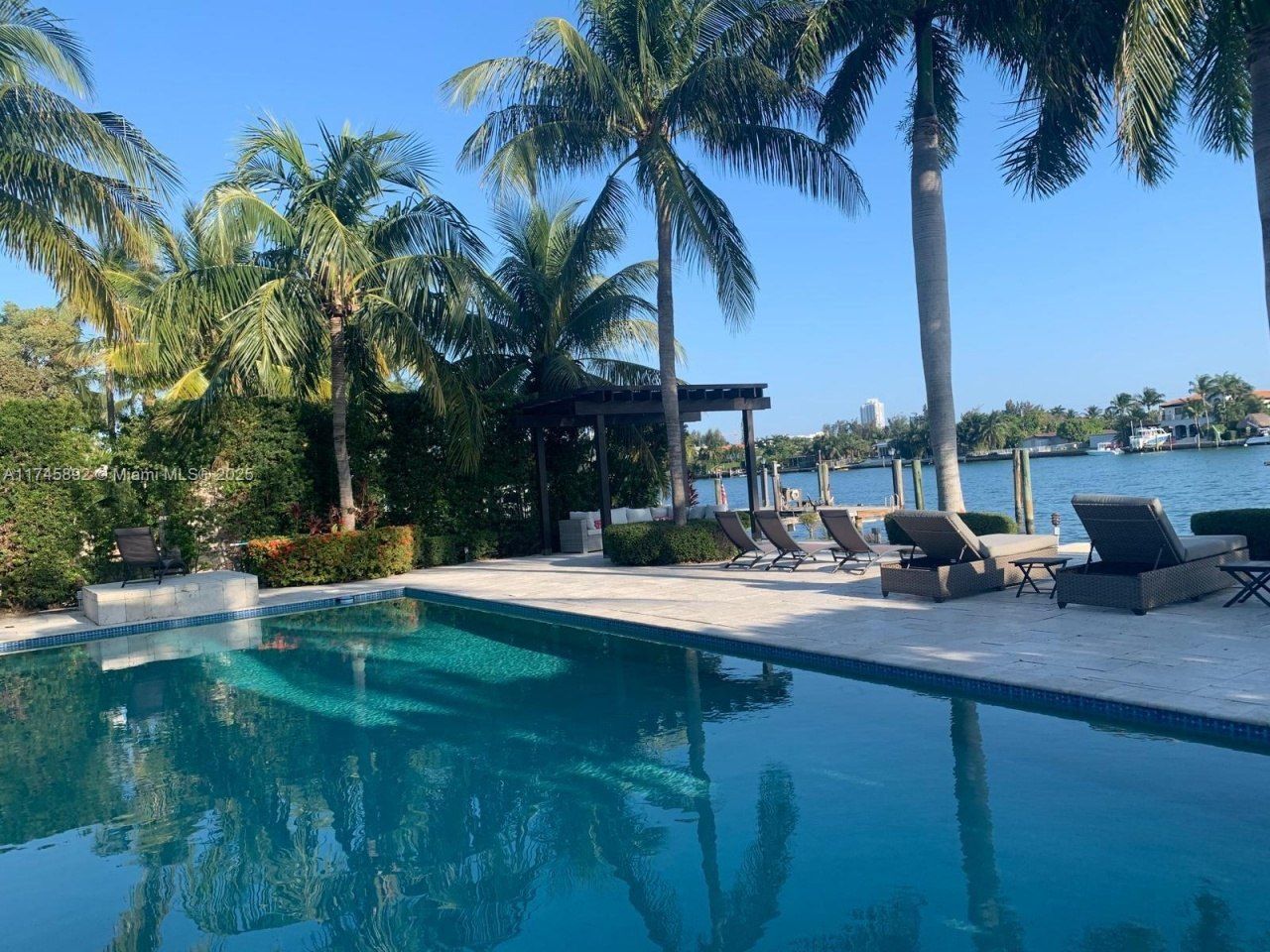 1670 Daytonia Rd, Miami Beach, FL 33141 Photo