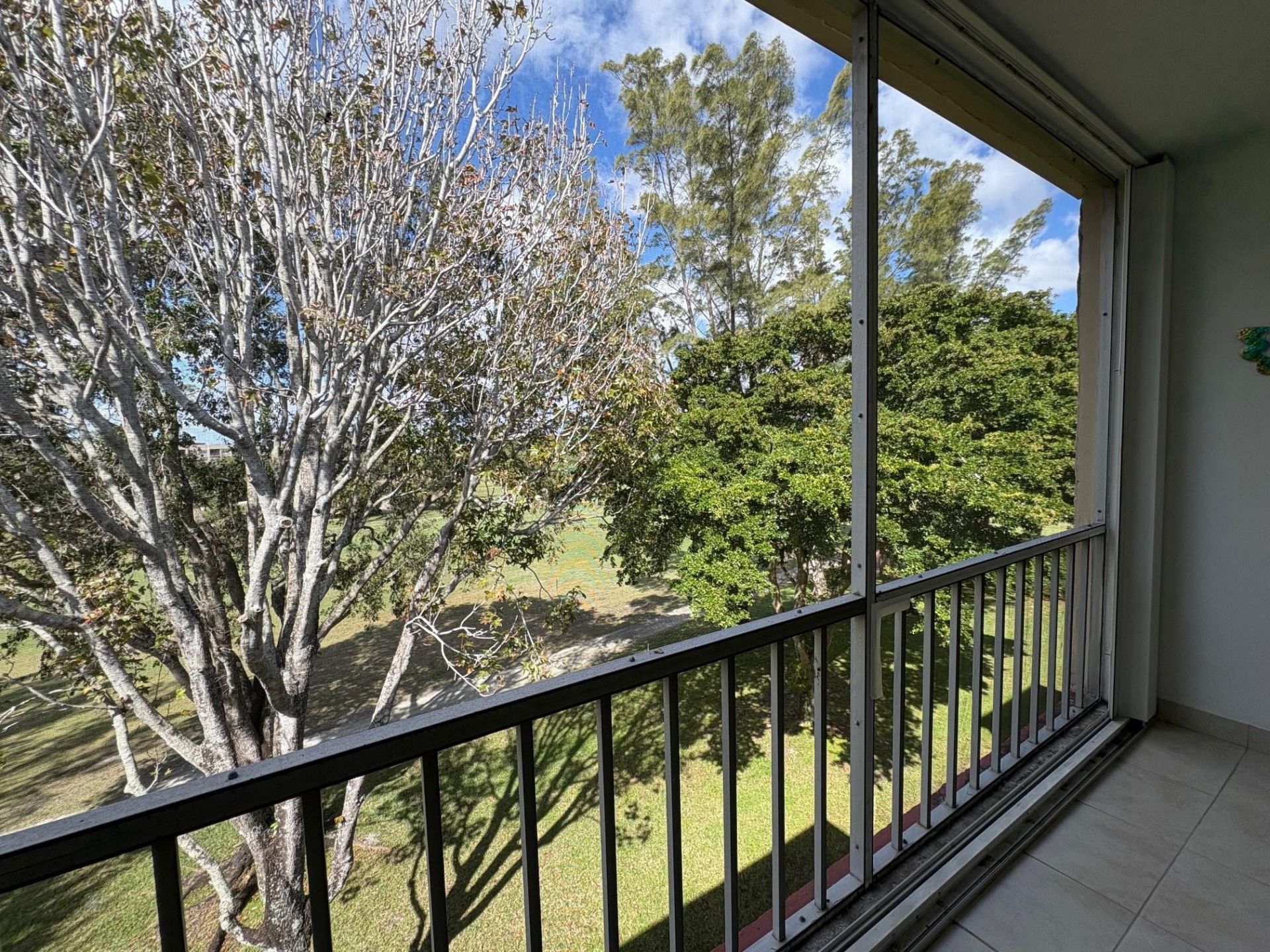 1055 Country Club Drive, Unit 404, Margate, FL 33063 Photo