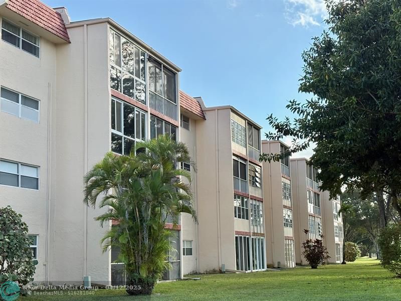 1055 Country Club Drive, Unit 404, Margate, FL 33063 Photo