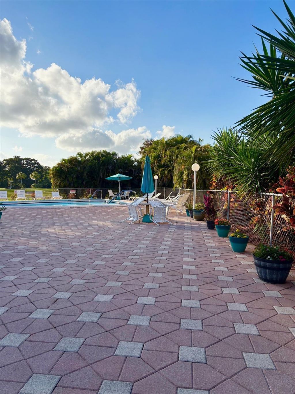 1055 Country Club Drive, Unit 404, Margate, FL 33063 Photo