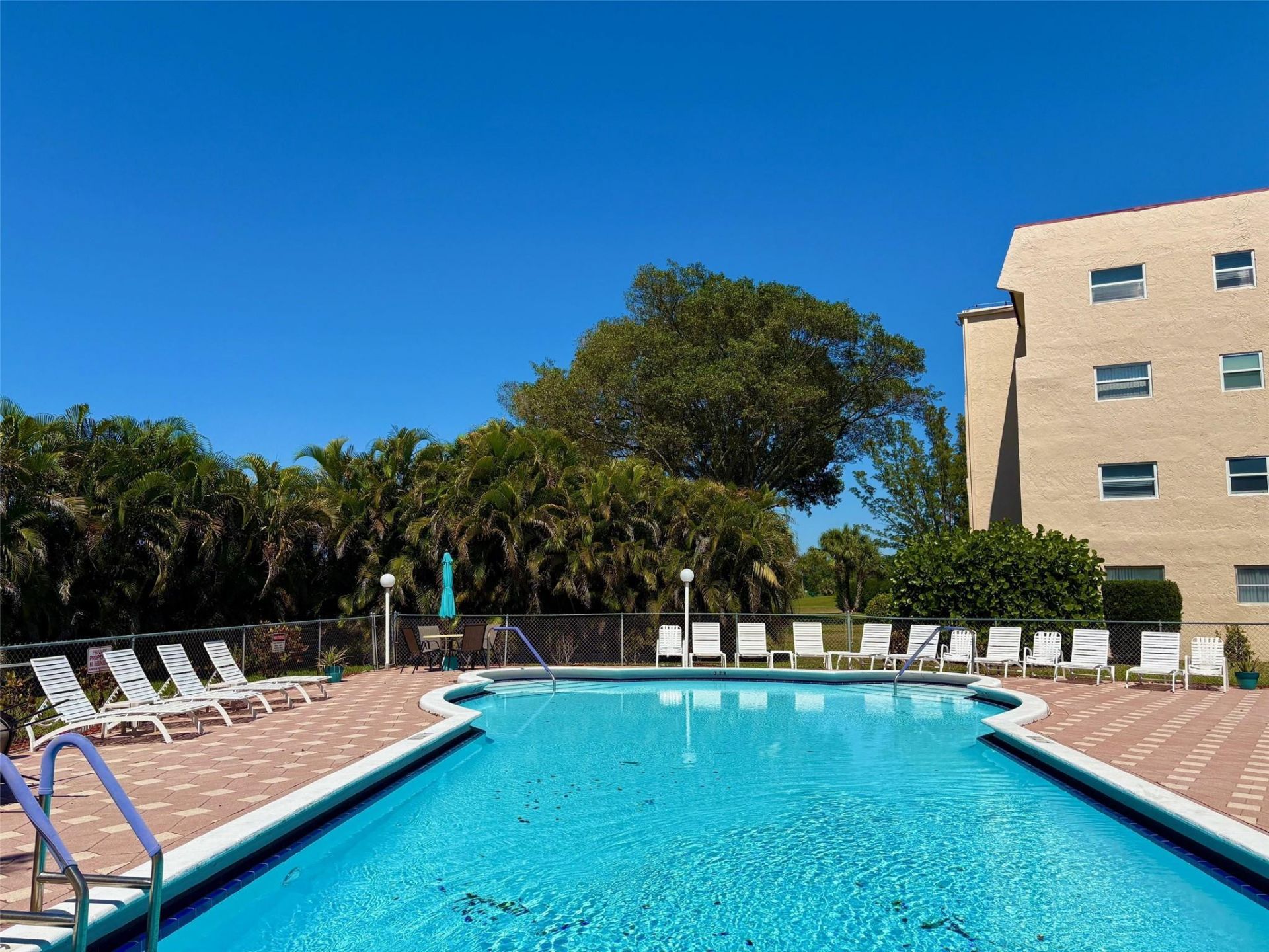 1055 Country Club Drive, Unit 404, Margate, FL 33063 Photo