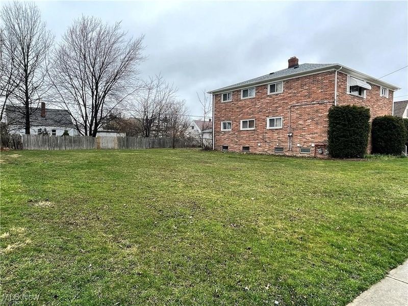 21181 Ball Avenue, Euclid, OH 44123 Photo 2