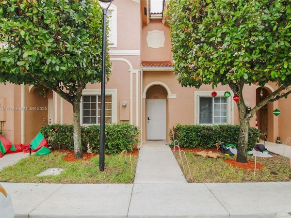 7854 Catalina Cir, Tamarac, FL 33321