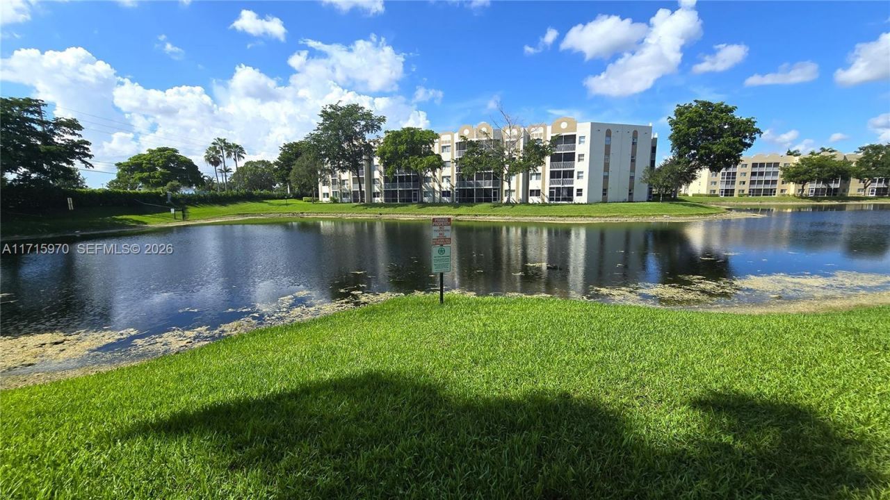 7854 Catalina Cir, Tamarac, FL 33321 Photo