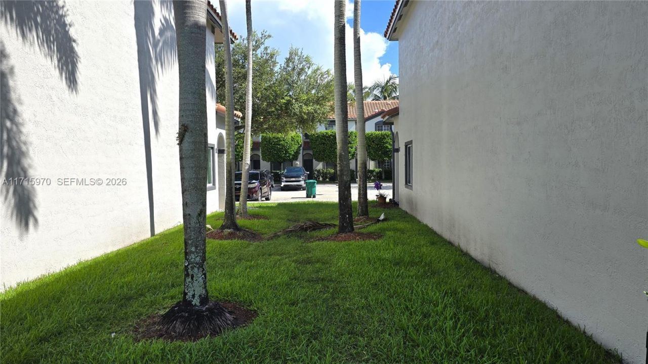 7854 Catalina Cir, Tamarac, FL 33321 Photo