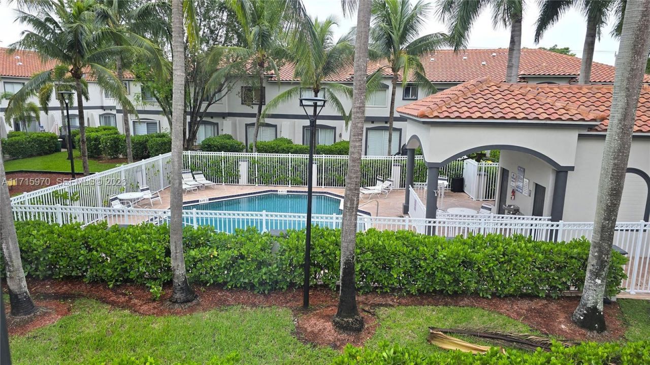 7854 Catalina Cir, Tamarac, FL 33321 Photo
