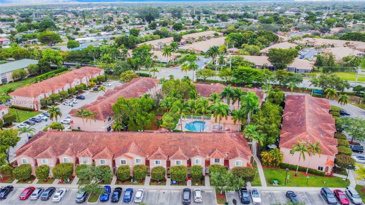 7854 Catalina Cir, Tamarac, FL 33321 Photo