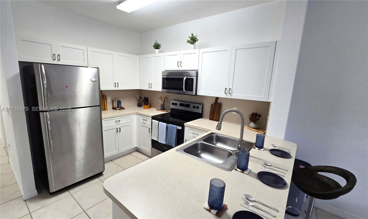 7854 Catalina Cir, Tamarac, FL 33321 Photo