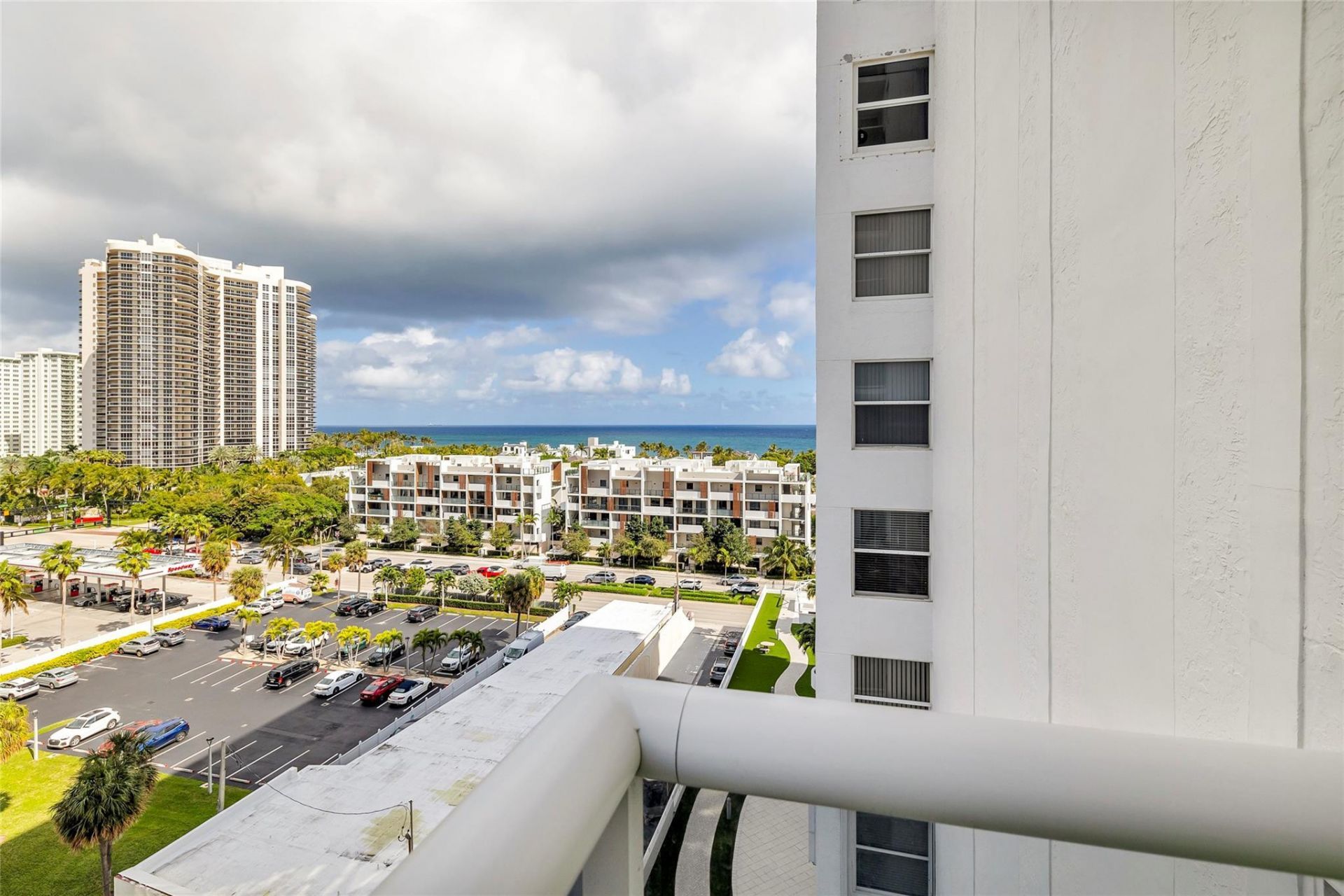 3015 N Ocean Boulevard, Unit 9C, Fort Lauderdale, FL 33308 Photo