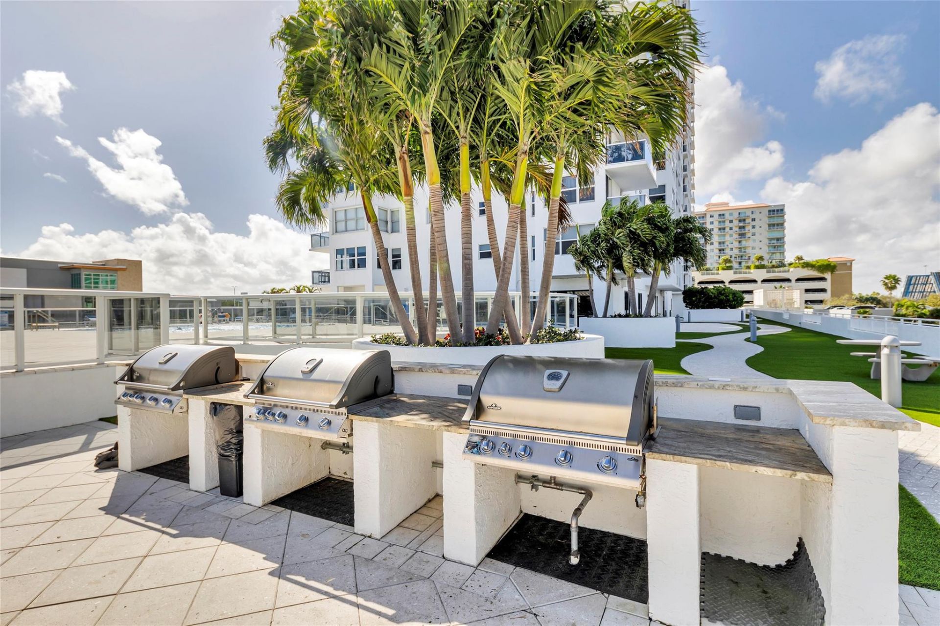 3015 N Ocean Boulevard, Unit 9C, Fort Lauderdale, FL 33308 Photo