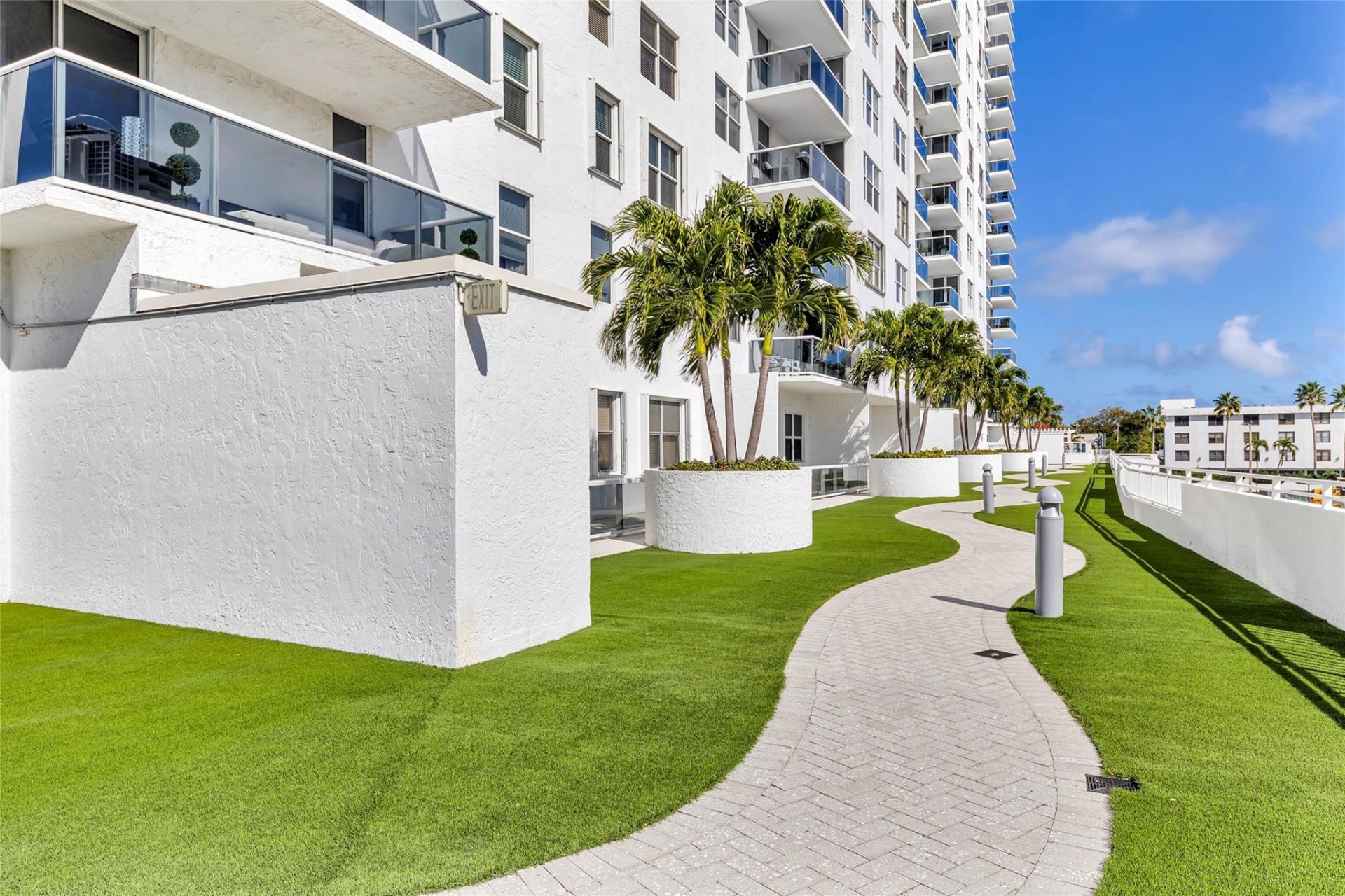 3015 N Ocean Boulevard, Unit 9C, Fort Lauderdale, FL 33308 Photo