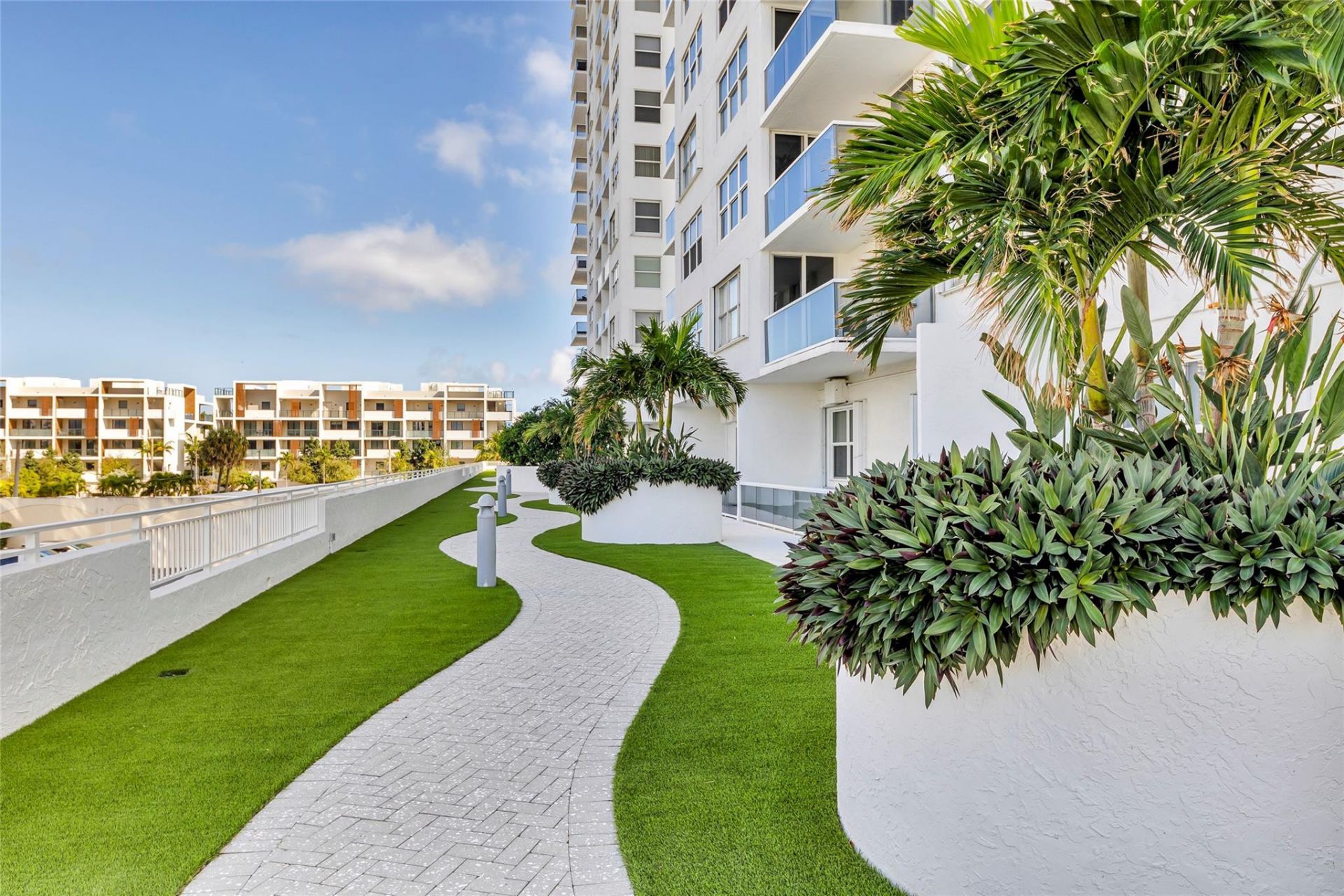 3015 N Ocean Boulevard, Unit 9C, Fort Lauderdale, FL 33308 Photo