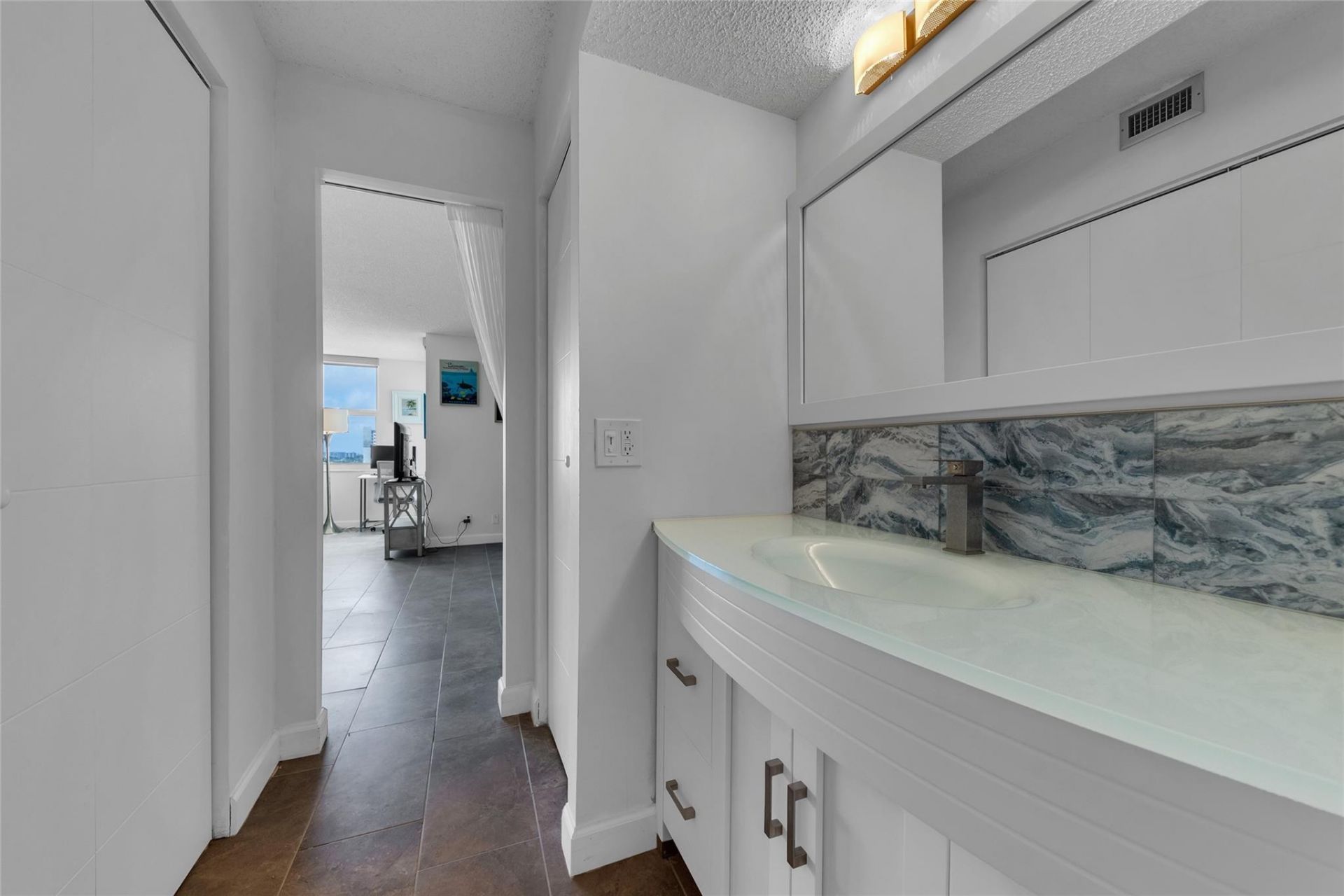 3015 N Ocean Boulevard, Unit 9C, Fort Lauderdale, FL 33308 Photo