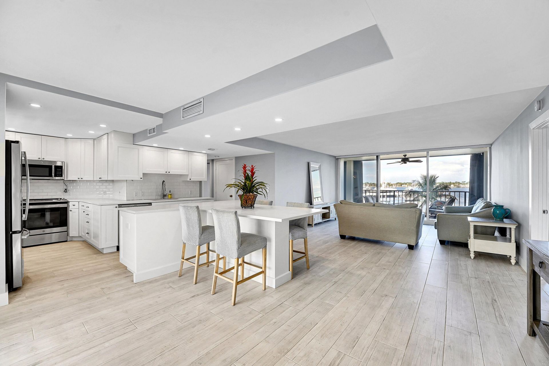 134 Lakeshore Drive, Unit 316, North Palm Beach, FL 33408 Photo