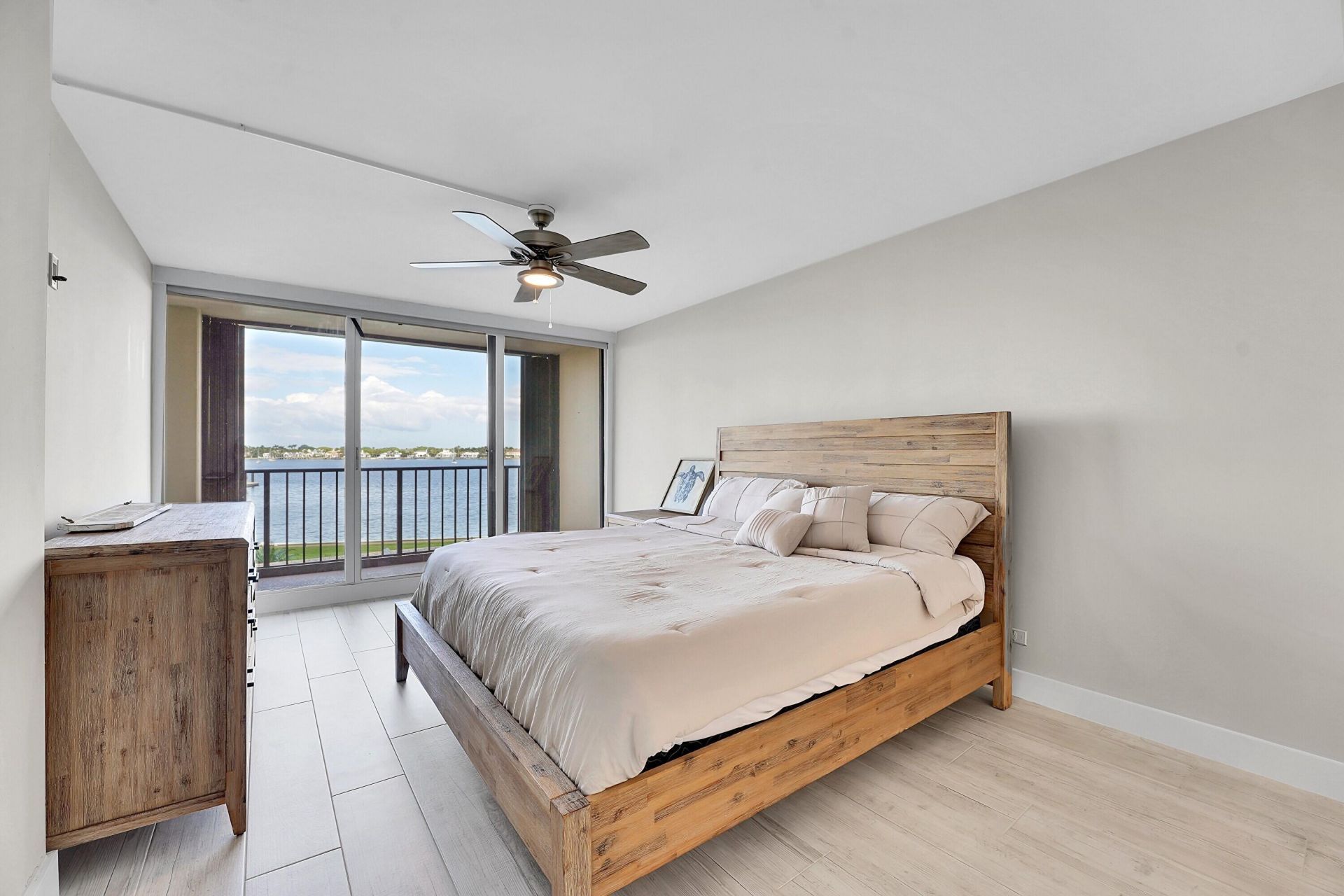 134 Lakeshore Drive, Unit 316, North Palm Beach, FL 33408 Photo