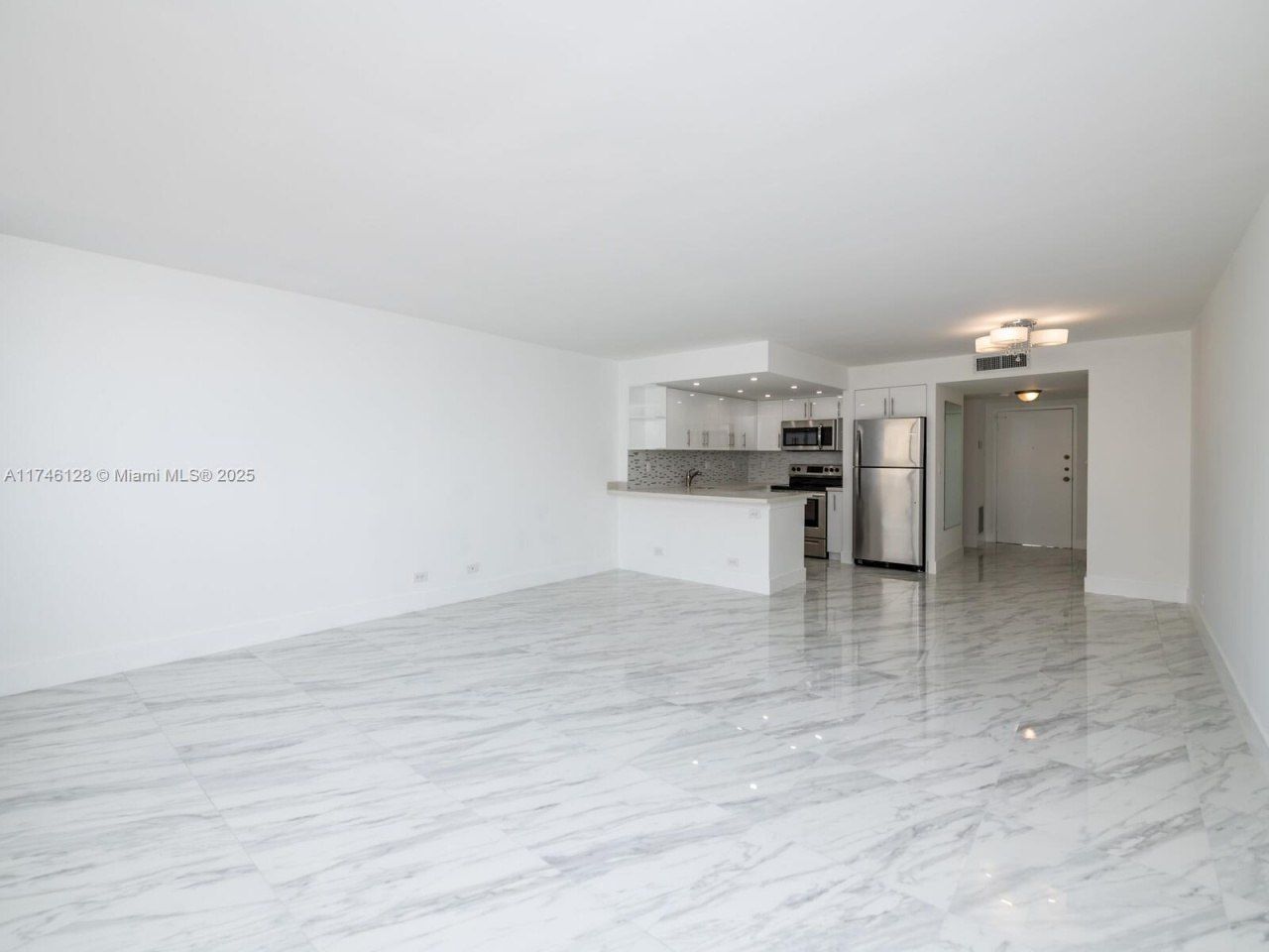 250 174th St, Unit 1810, Sunny Isles Beach, FL 33160 Photo