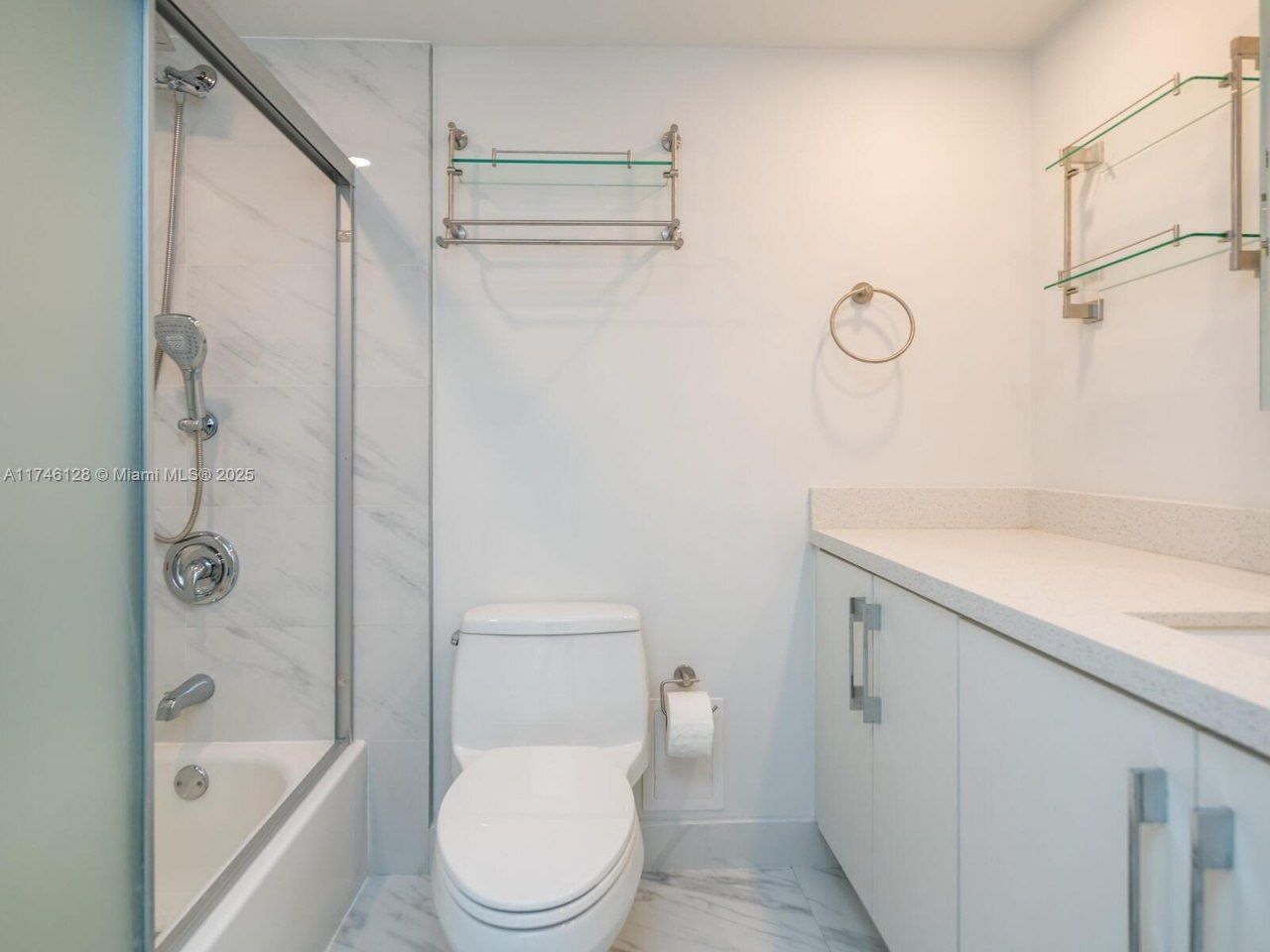 250 174th St, Unit 1810, Sunny Isles Beach, FL 33160 Photo