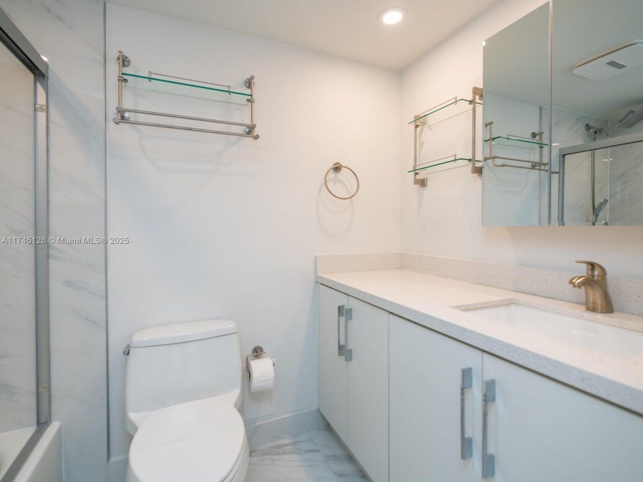 250 174th St, Unit 1810, Sunny Isles Beach, FL 33160 Photo
