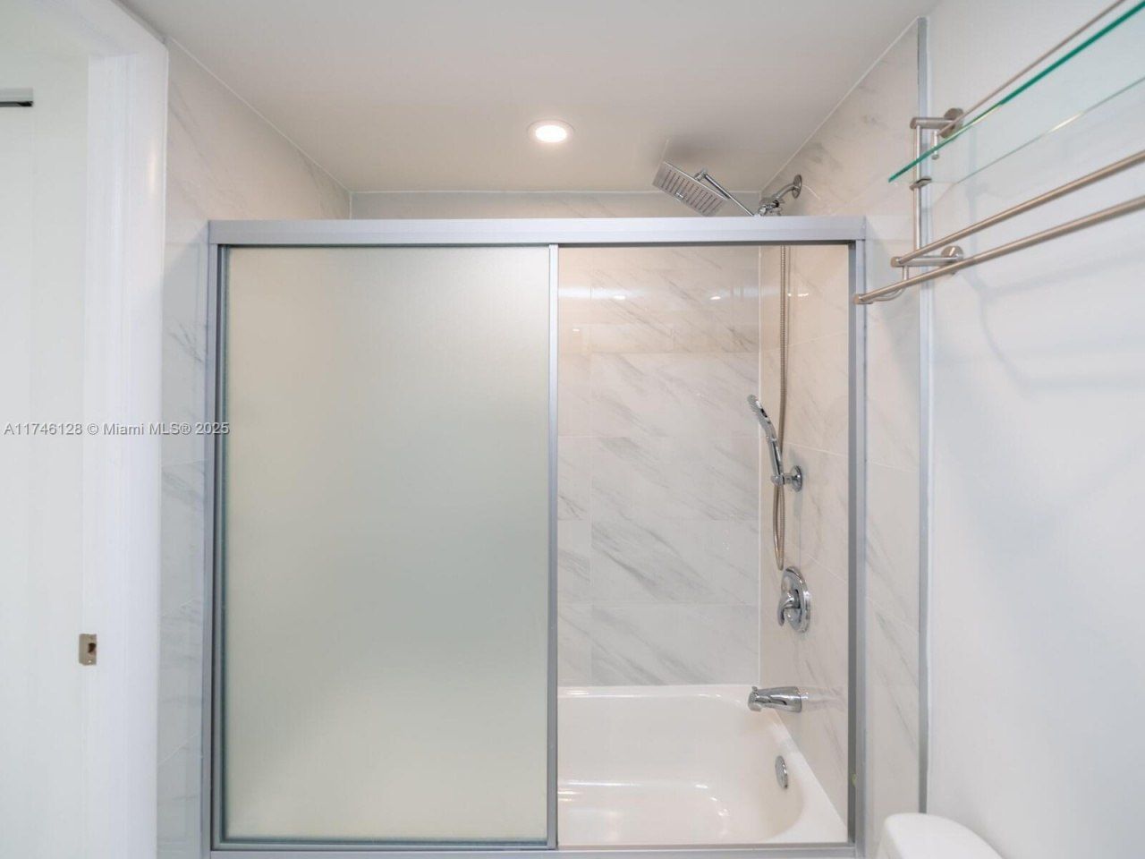 250 174th St, Unit 1810, Sunny Isles Beach, FL 33160 Photo