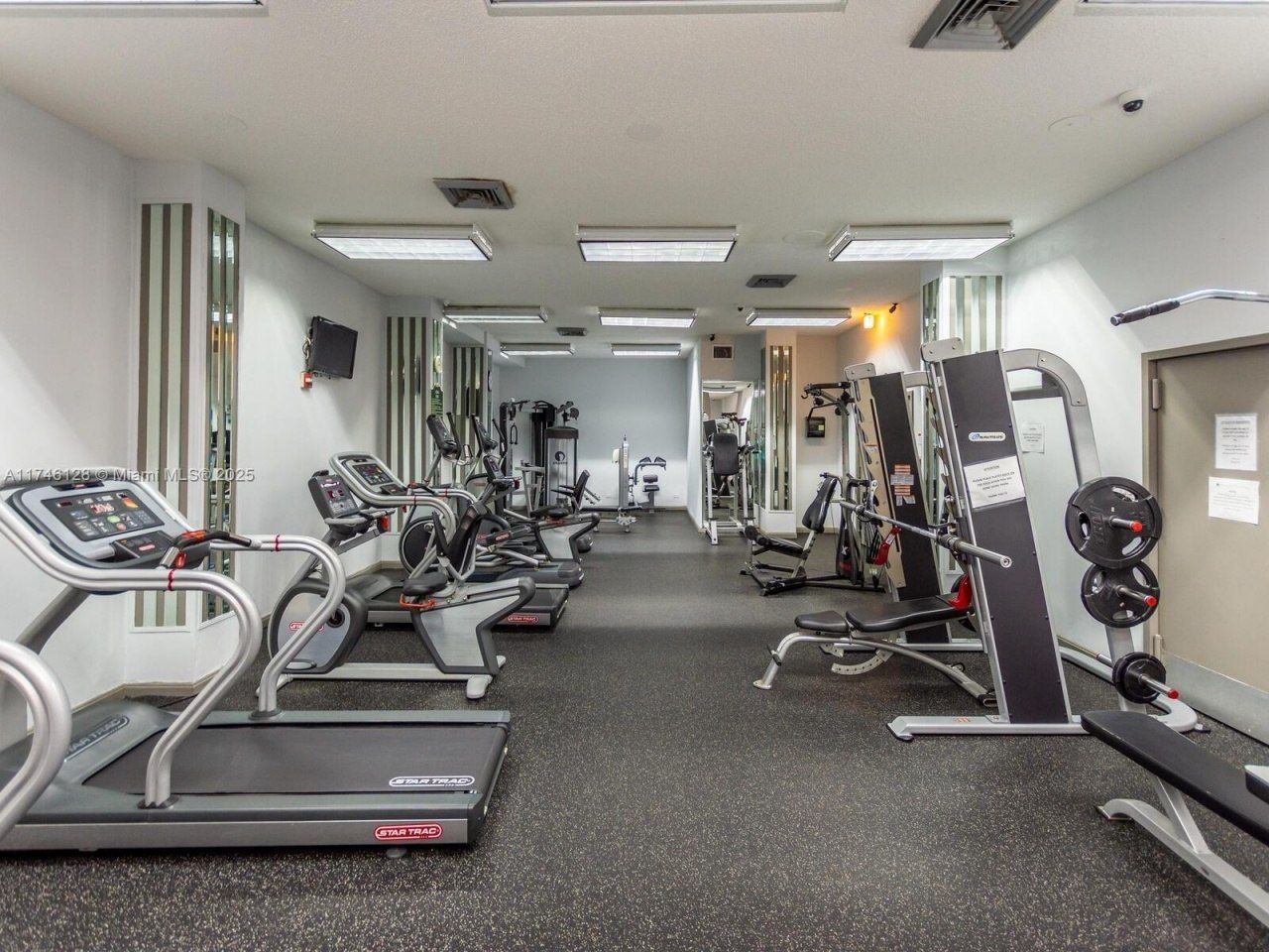 250 174th St, Unit 1810, Sunny Isles Beach, FL 33160 Photo