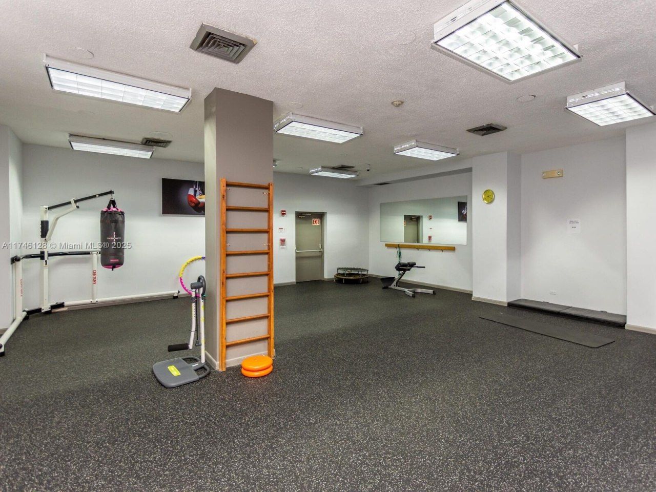 250 174th St, Unit 1810, Sunny Isles Beach, FL 33160 Photo