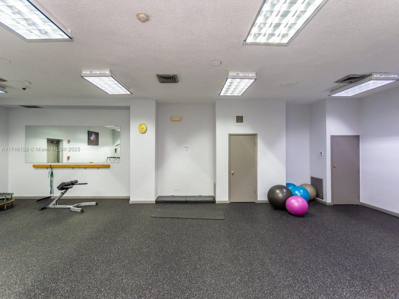 250 174th St, Unit 1810, Sunny Isles Beach, FL 33160 Photo