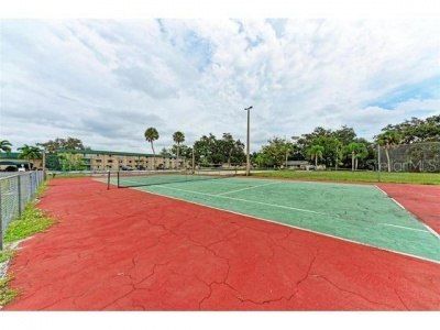 921 Faith Circle E, Unit 40, Bradenton, FL 34212 Photo