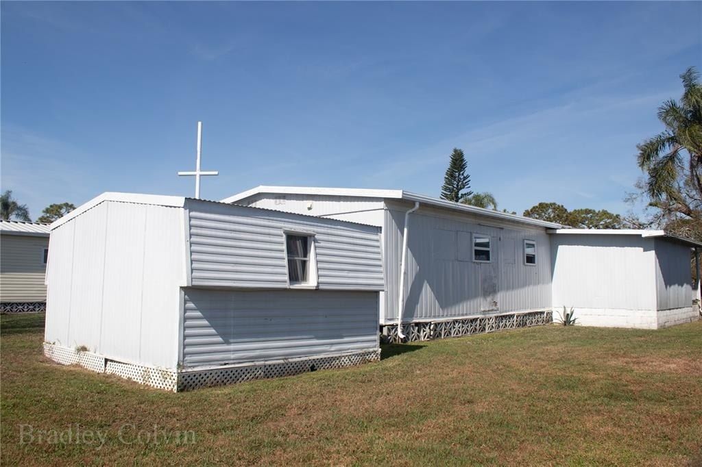 921 Faith Circle E, Unit 40, Bradenton, FL 34212 Photo