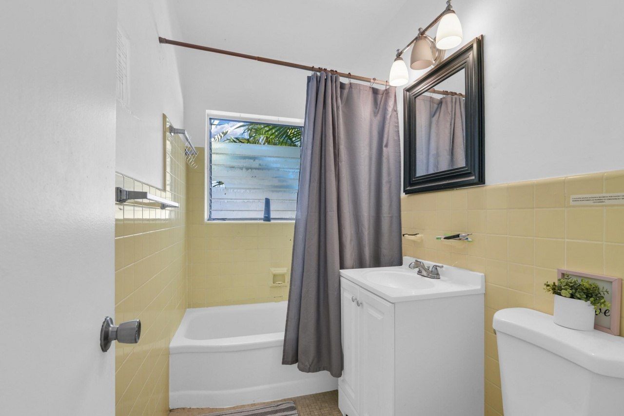 8430 Byron Avenue, Miami Beach, FL 33141 Photo