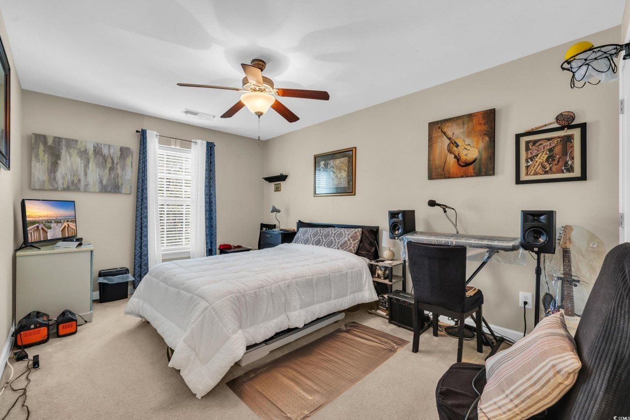 1040 Fairway Ln. Photo 18