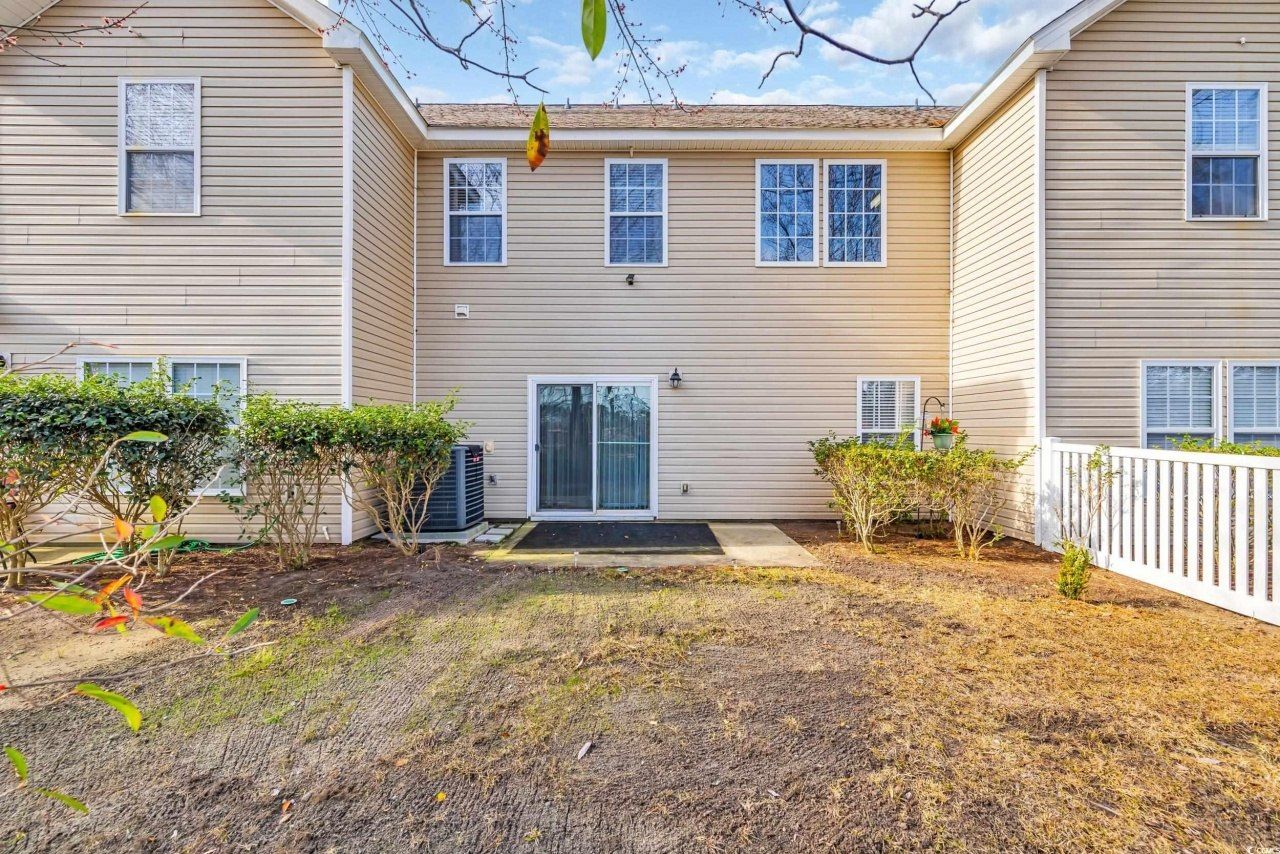 1040 Fairway Ln. Photo 24