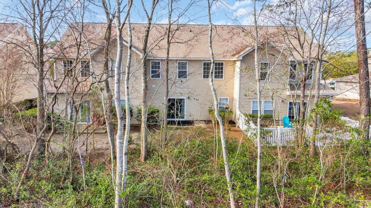 1040 Fairway Ln. Photo 25