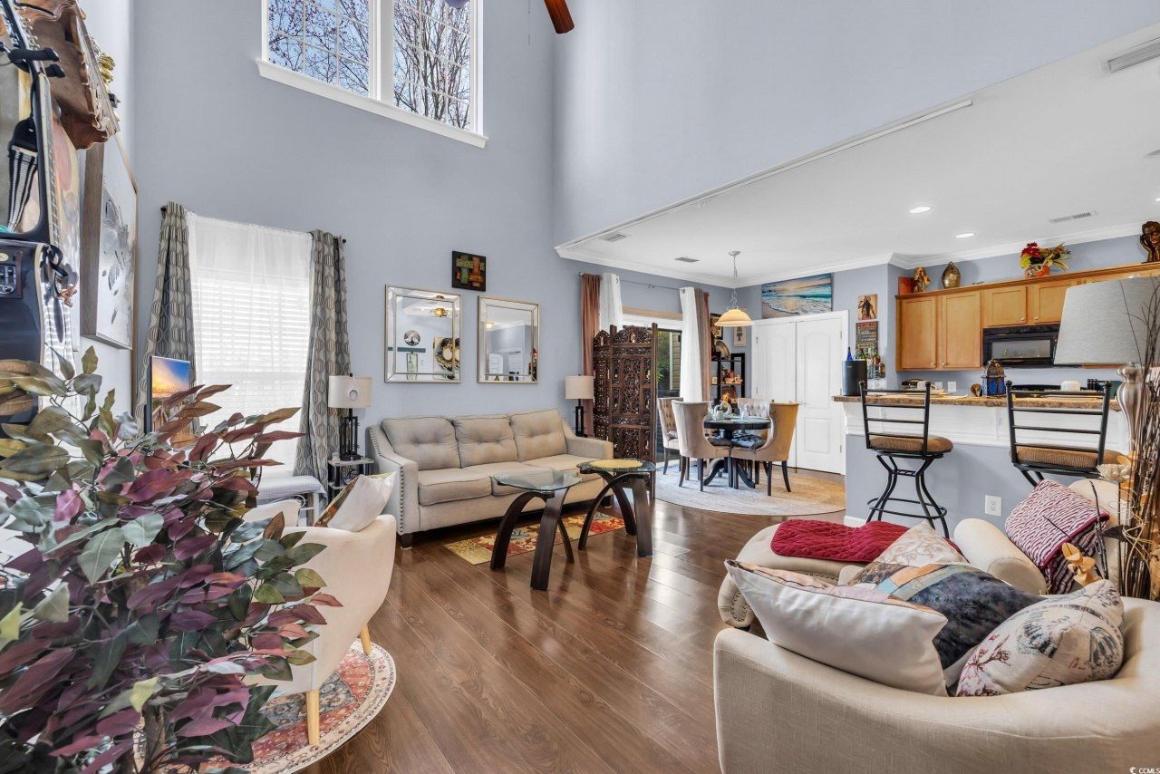 1040 Fairway Ln. Photo 5