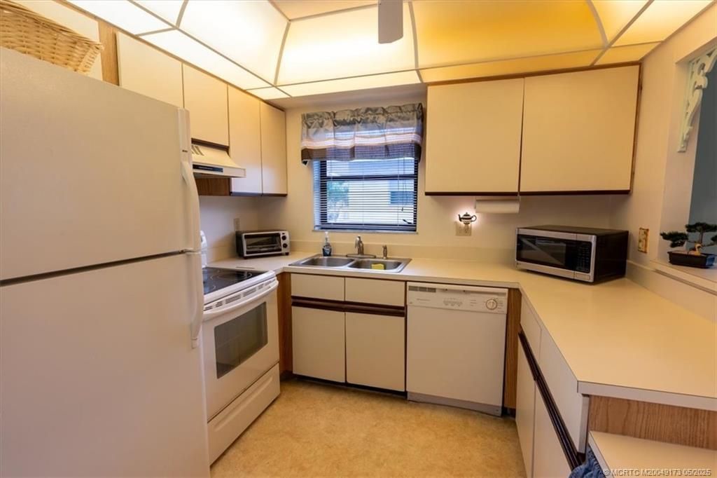 2950 SE Ocean Boulevard, Unit 128-5, Stuart, FL 34996 Photo