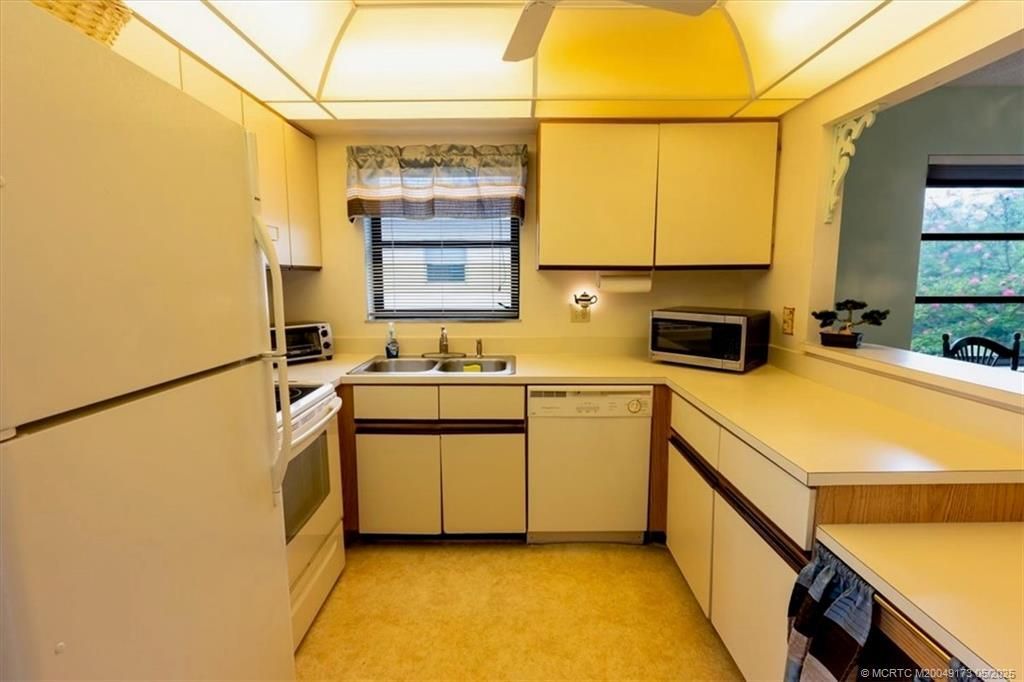 2950 SE Ocean Boulevard, Unit 128-5, Stuart, FL 34996 Photo