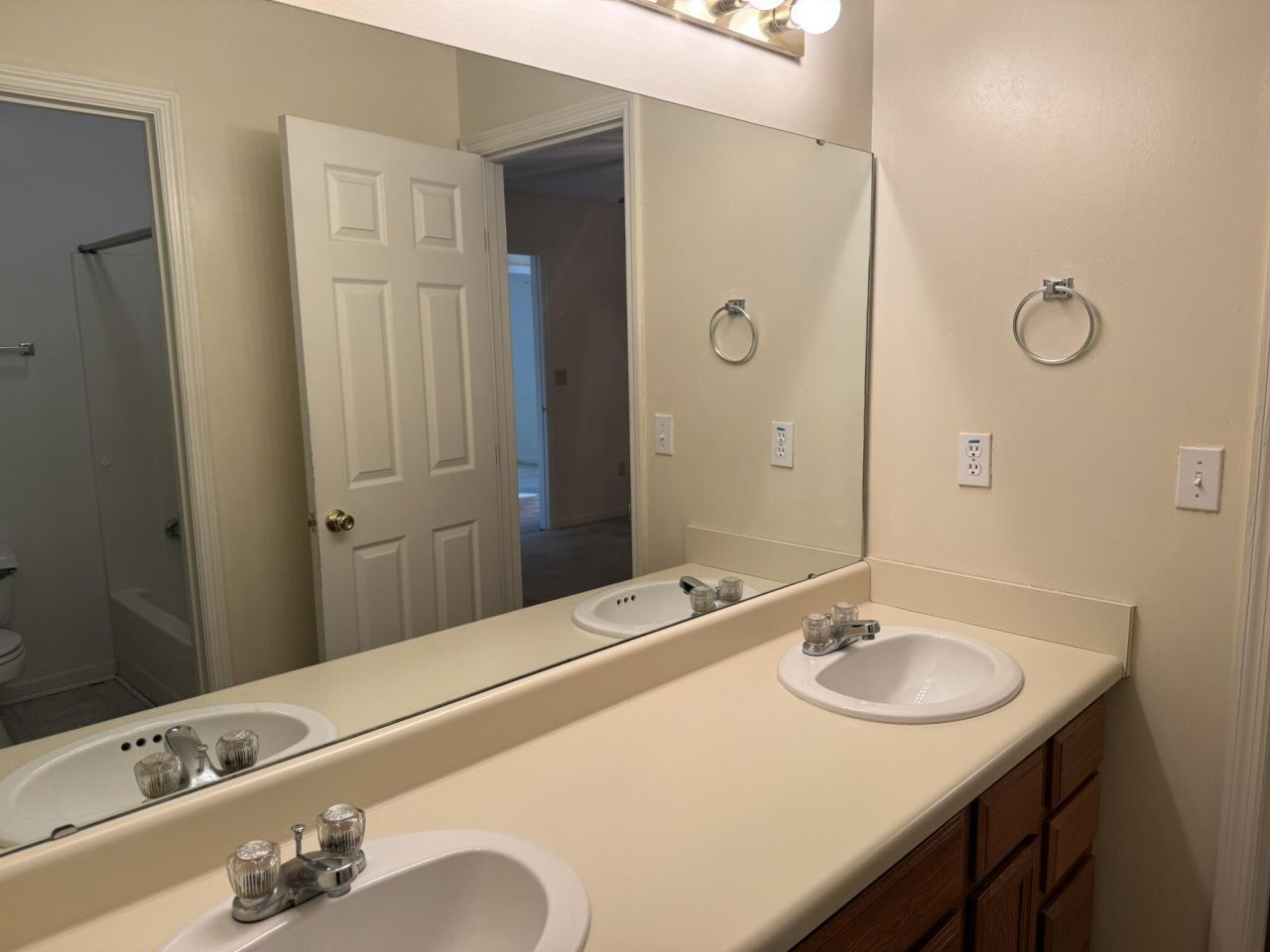 146 Lombardi Court Photo 17